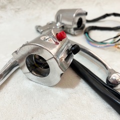 新品未使用　オートバイ用 ハンドルバースイッチ 始動スイッチ ２本　左右の画像