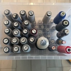 大量の刺繍糸の画像