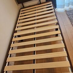 美品✨シングルベッドフレームの画像