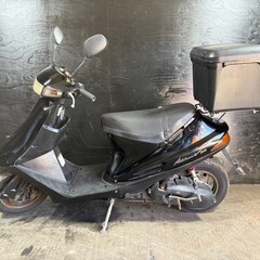 ★支払総額5.8万円★定休日なし！いつでも現車確認可能です！ スズキ アドレスV100 黒 CE13A 外観良好！ 2ストのためオイル注ぎ足すだけ！　人気のV100！ フロントディスクブレーキ！の画像
