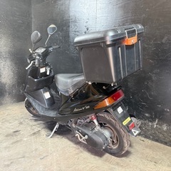 ★支払総額5.8万円★定休日なし！いつでも現車確認可能です！ スズキ アドレスV100 黒 CE13A 外観良好！ 2ストのためオイル注ぎ足すだけ！　人気のV100！ フロントディスクブレーキ！の画像