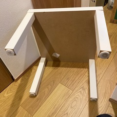 【値下げしました】ホワイトテーブルの画像