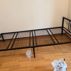 1201現在 再募集【美品】パイプベッドとマットのセットの画像