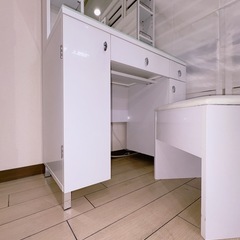 ドレッサー/化粧台/ホワイト×ガラスの画像