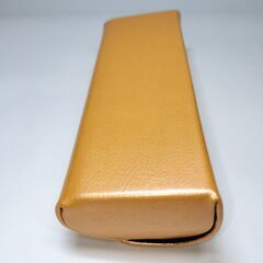 メガネケース女性用(新感覚イエローメタリック調)￥950の画像