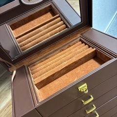 アクセサリーボックスの画像