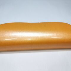 メガネケース女性用(新感覚イエローメタリック調)￥950の画像