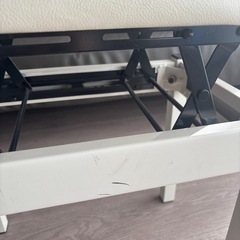 【芦屋市引取り希望】ピアノ椅子　白の画像