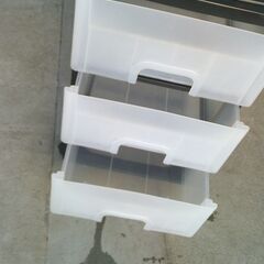 きれいな３段の収納ボックス「引き出し式」の画像