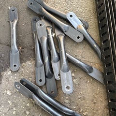 物置きの中に　
スチールラック　不用になったため　物置き整理　頑丈な移動可能棚　組み替え可能の画像