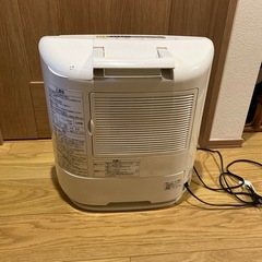 加湿機能付きファンヒーターの画像