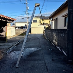 【値下げ】アルミ三脚脚立（富山市内配送可）の画像