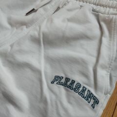 GU　白パン　白Tシャツの画像