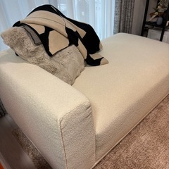 Francfranc ネーメカウチ2R ホワイト　ソファ　ブークレ　ボア素材の画像