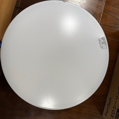LEDシーリングライト【未使用品ですがカバー破損あり
】の画像