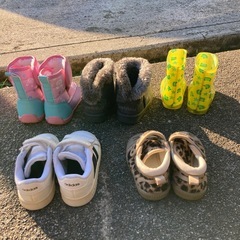 子供靴、スノーブーツ、長靴、の画像