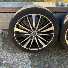 アルミタイヤ18インチの画像
