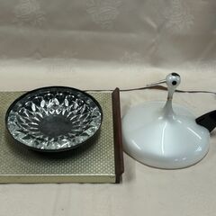 珍しい‼　昭和レトロ‼　鶴の形の煙草入れと灰皿‼の画像