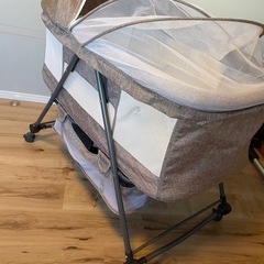 ベビーベッドの画像