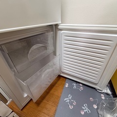 冷蔵庫2段ドア式の画像