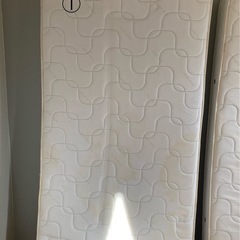 【無料⭐︎０円】シングルサイズのマットレス【訳アリ】
の画像