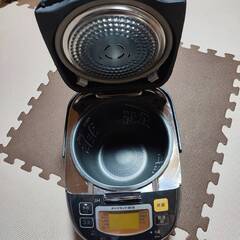 大特価　Panasonic炊飯器　SR-FC106の画像