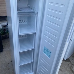 超お薦め品‼️2024年製🎄スリムAQUA冷凍庫(れいとうこ)105L(1122k)の画像