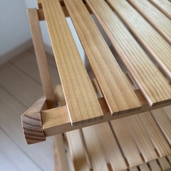 キャンプにも！折りたたみ木製3段棚の画像