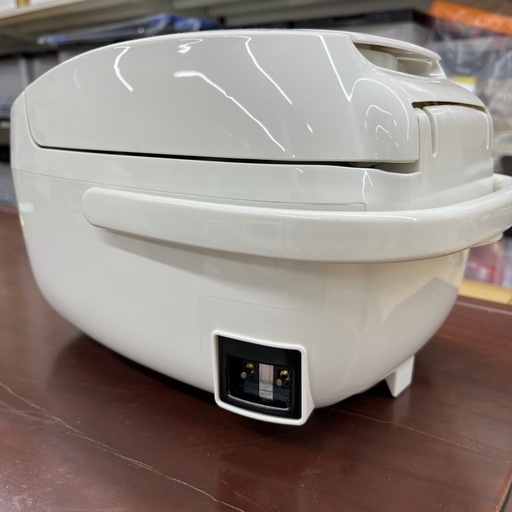 NL-BE05 炊飯器 2022年製 美品 象印（ZOJIRUSHI） ZOJIRUSHI NL-BE05 極め炊き マイコン炊飯ジャー 豪