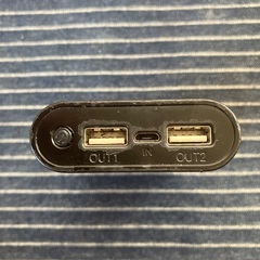 (傷だらけの)モバイルバッテリーの画像