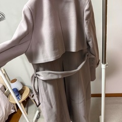 ベルト付きヨークデザインロングコート【remoul　レモール】の画像