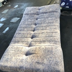 ソファーベッドの画像