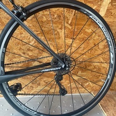 MERIDA カーボンロードバイク Shimano 105 DT SWISS R24 Spline の画像