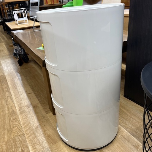 Kartell カルテル コンポニビリ3 ホワイト 収納家具 のご紹介です！