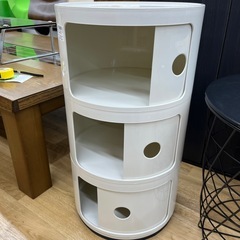 Kartell カルテル コンポニビリ3 ホワイト 収納家具 のご紹介です！の画像