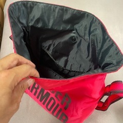 アンダーアーマー　肩掛けバッグの画像