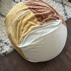 ビーズクッション無料でお譲りします。　幅750mm奥行750mm高さ350mm の画像