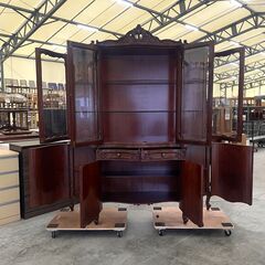 ≪zyt2608ジ≫ クラシック家具 アンティーク調 猫脚サイドボード イタリア製 ガラス/木象嵌/バロック/ヴェローナ/飾り棚/ガラスケース/キュリオケース/中古家具/宮城県仙台市/リユースストレージ仙台 071101-10の画像