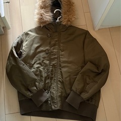 GU ダウンジャケット の画像