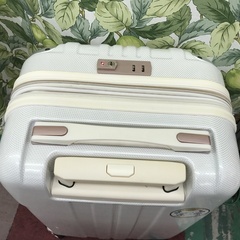 ⭐︎ドリーム2号館⭐︎ ジモティー割引 LEGEND WALKER キャリーケース/ホワイトの画像