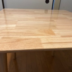 ダイニングテーブルの画像