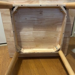 ダイニングテーブルの画像