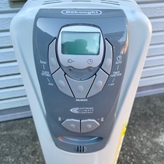オイルヒーター　デロンギ  DeLonghi　R670812CFの画像