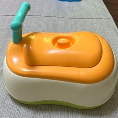 コンビ　オマル　ベビーレーベル　おまるでステップの画像