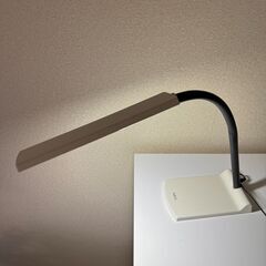 デスクランプ（卓上ランプ）の画像