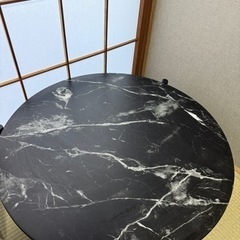 大理石調ローテーブルの画像