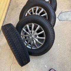 ハイゼットトラック社外アルミホイール＋スタッドレスタイヤ4本セットの画像