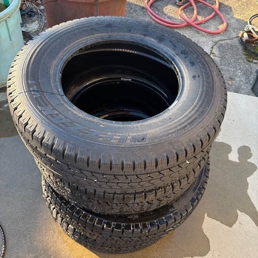blizzakホイール無しタイヤ195/85r15 107/105Ｎ　LT