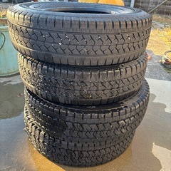 blizzakホイール無しタイヤ195/85r15 107/105Ｎ　LTの画像