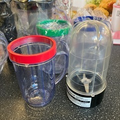 イ2511-504 ショップジャパン magic BULLET DELUXE ピンク FN002421 1台7役 食洗機 レンジ 対応 通電確認済み 中古美品 一部未使用有り の画像